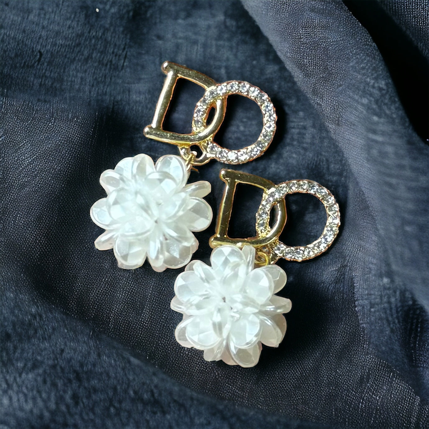 Dazzling 'I Do' Rhinestone Earrings: Shine Bright on Your Big Day!