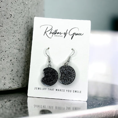 Indulge Your Style: Chocolate Cookie Sandwich Earrings! 🍪