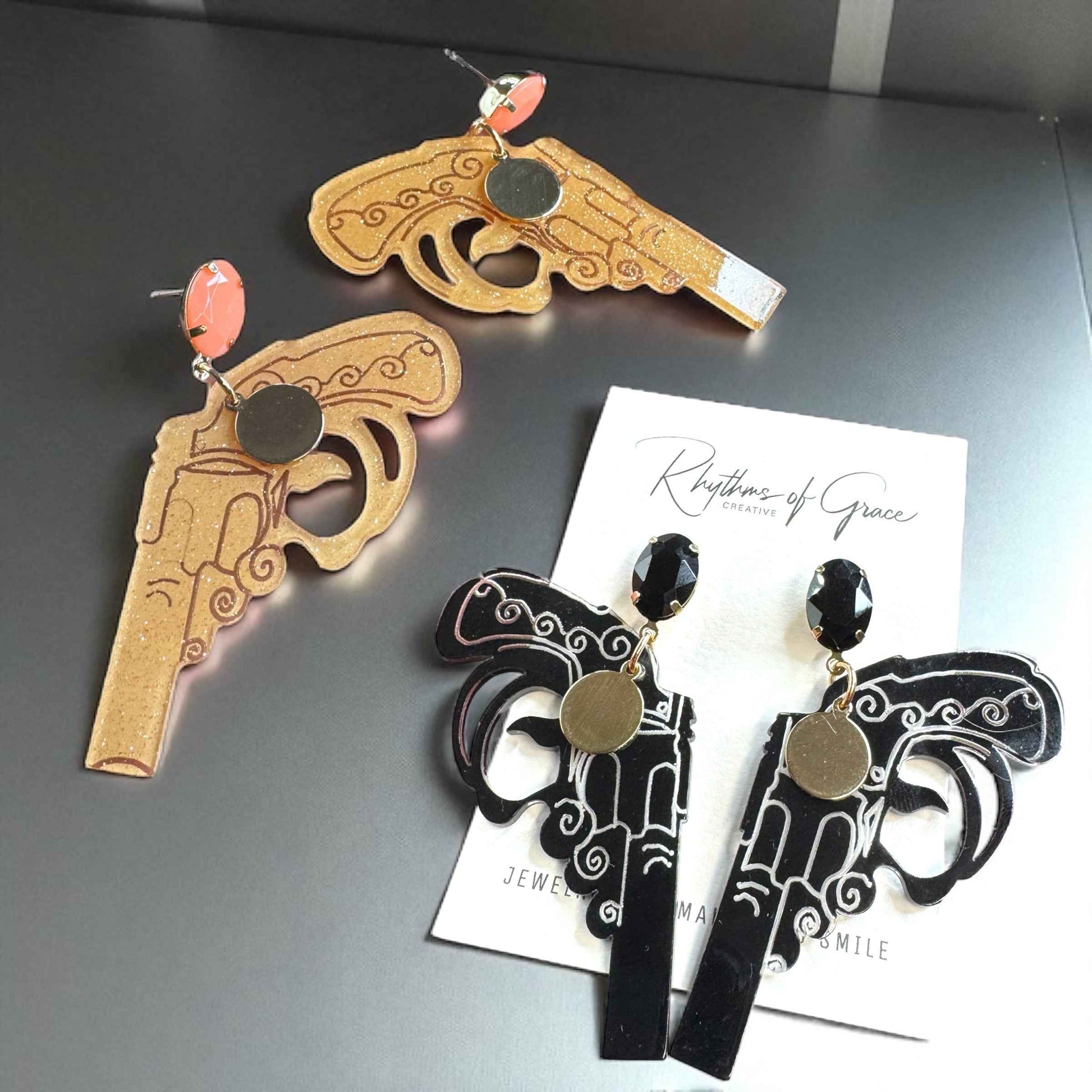 Western Vibes: Handgun Dangle Earrings – Personalized Pistol Style in Black or Peach 🤠