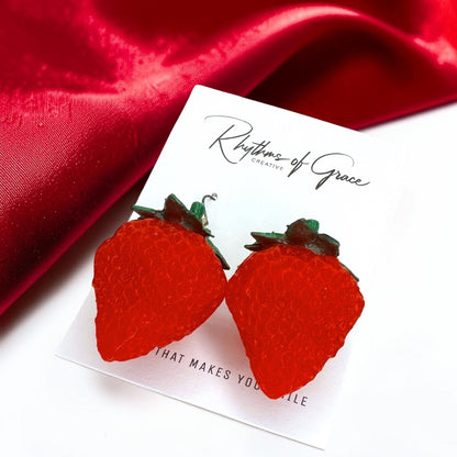 Berry Cute Strawberry Dangle Earrings - Sweet Summer Vibes!🍓