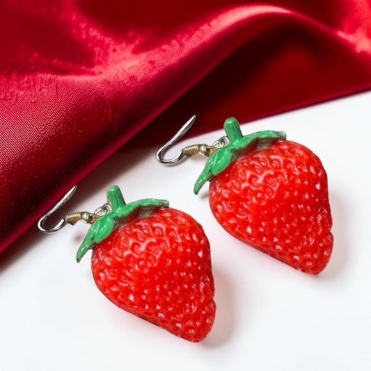 Berry Cute Strawberry Dangle Earrings - Sweet Summer Vibes!🍓