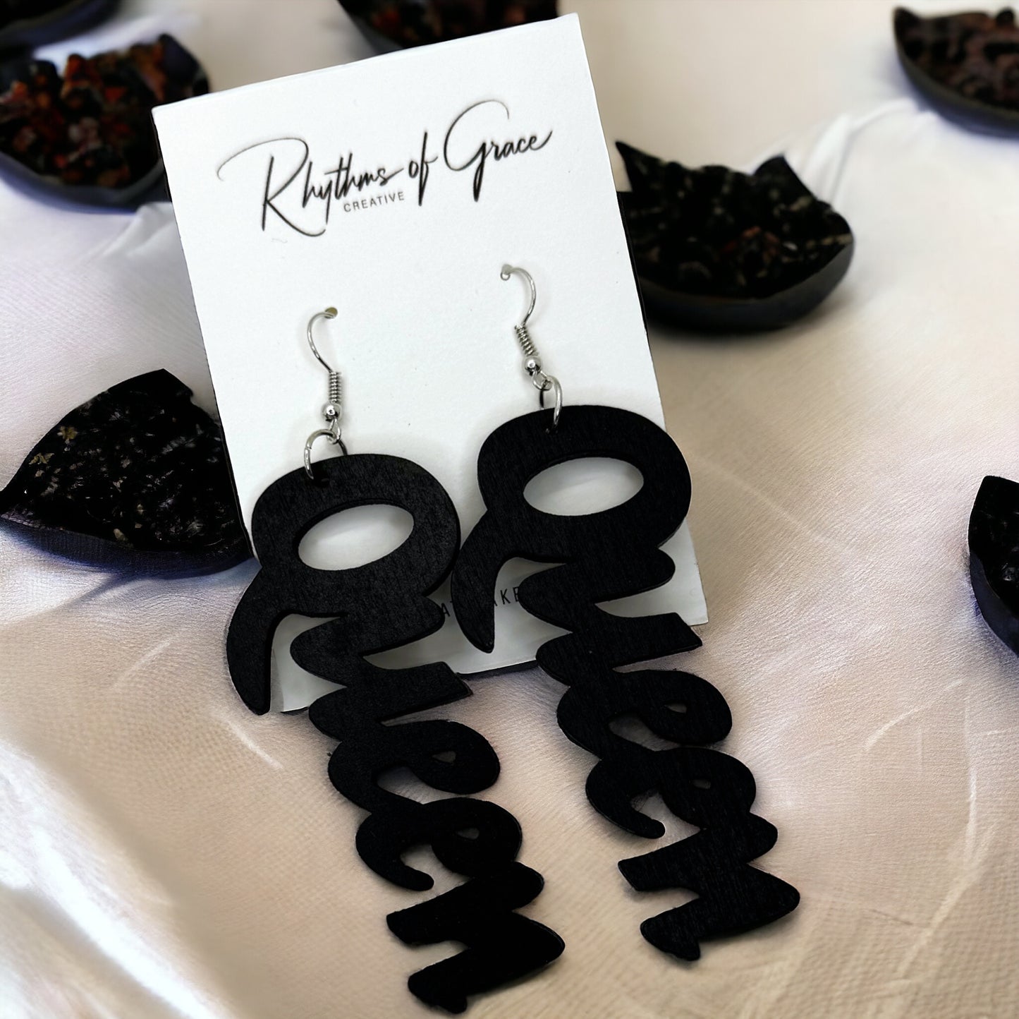Queen Earrings - Unleash Your Inner Royalty! 👑