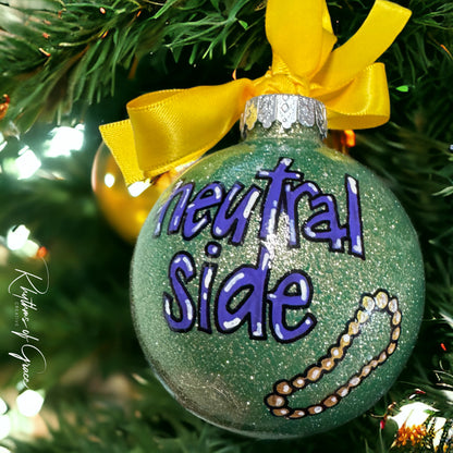 Christmas Ornament: Sidewalk Side vs. Neutral Ground
