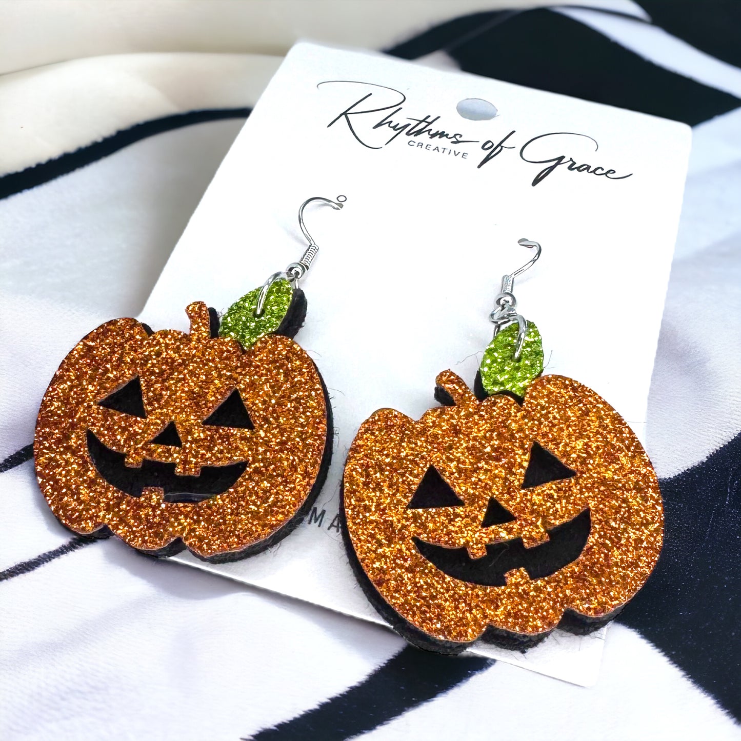 Sparkle & Spook: Glittery Jack-o'-Lantern Dangle Earrings!