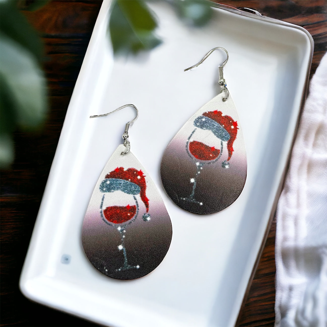 Festive Wine Earrings - Holiday Cheer in Two Stylish Designs!🍷