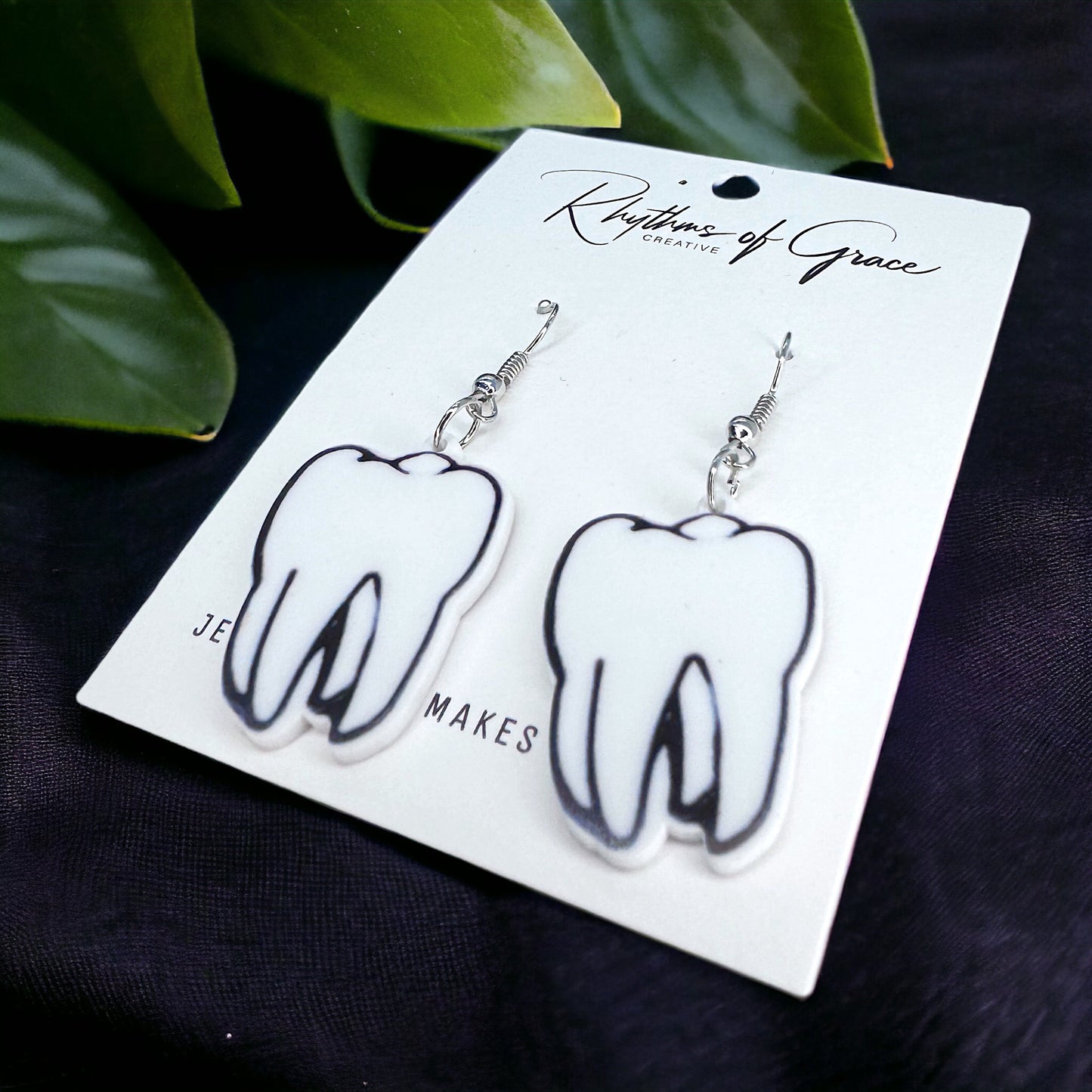 Tooth Dangle Earrings – A Charming Accessory for Dental Professionals!