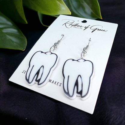Tooth Dangle Earrings – A Charming Accessory for Dental Professionals!
