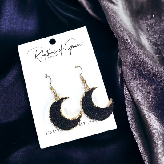 Shimmering Nights: Black Stone Earrings with Golden Glam!