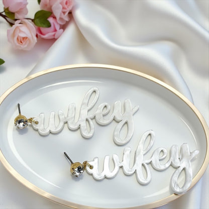 Wifey for Lifey – Marbled Bridal Earrings with Sparkle