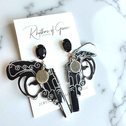 Western Vibes: Handgun Dangle Earrings – Personalized Pistol Style in Black or Peach 🤠
