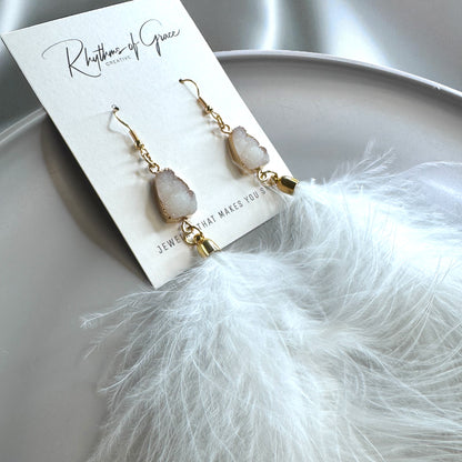 "Feathered Dreams" Druzy Dangle Earrings – Embrace Your Boho Sparkle!