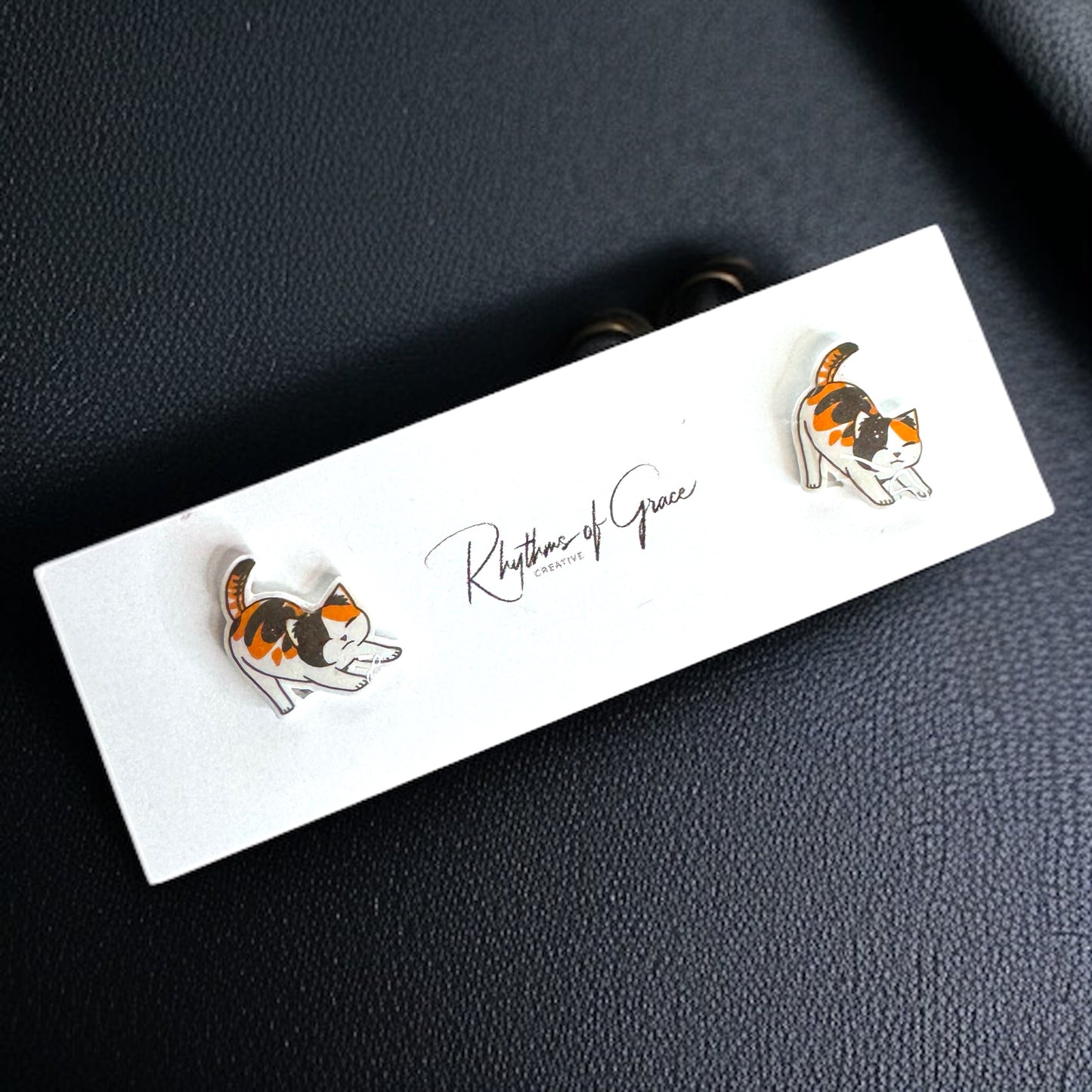 Purr-fectly Charming Calico Cat Stud Earrings 🐾