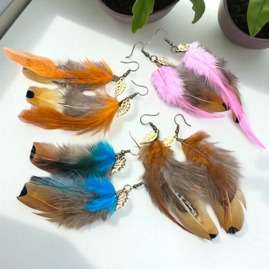 Feather Dangle Earrings – Boho Chic in Every Color! 🪶