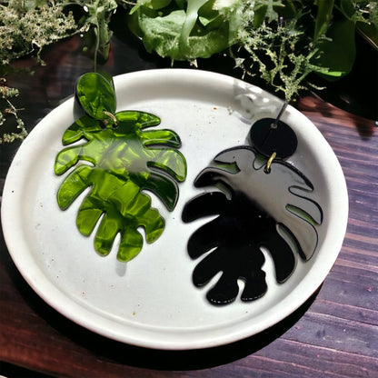 Green Plant Earrings - Embrace Botanical Elegance! 🌿 - Rhythms of Grace Creative