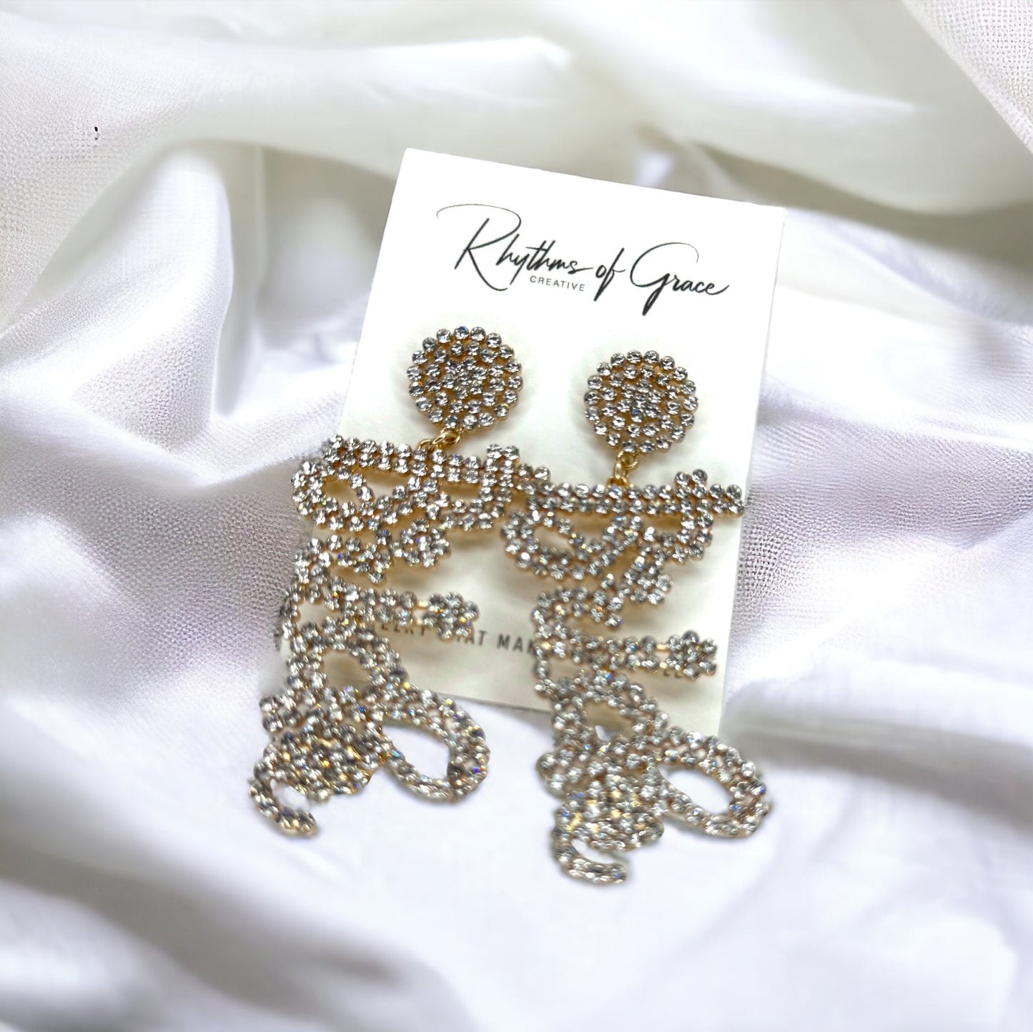 Sparkling Rhinestone Bridal Earrings: Dazzle on Your Special Day! 🌟