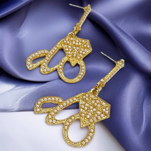 Sparkle & Shine with Our "I Do" Dangle Earrings 💍