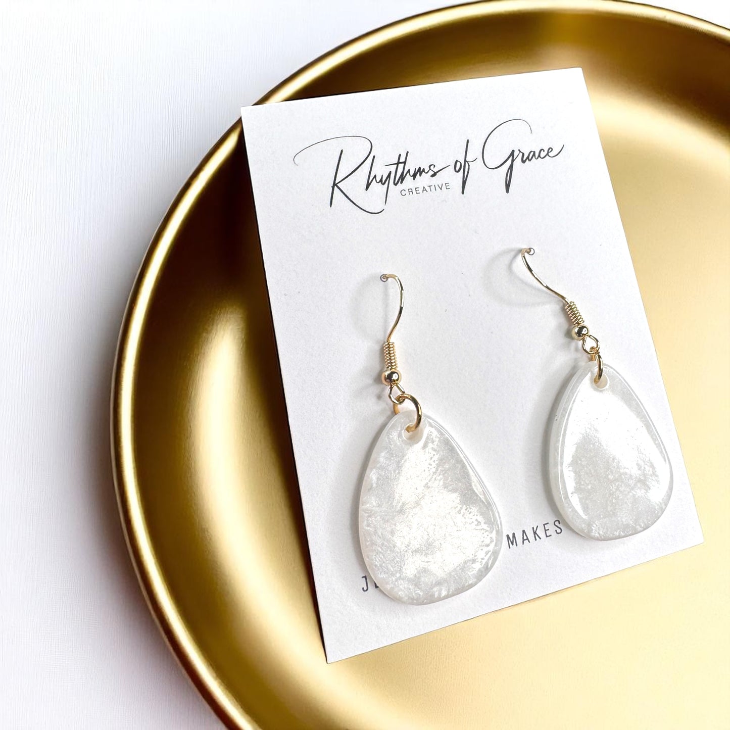 Dazzling White Marble Teardrop Earrings - Elegant Dangle Design for Every Occasion!