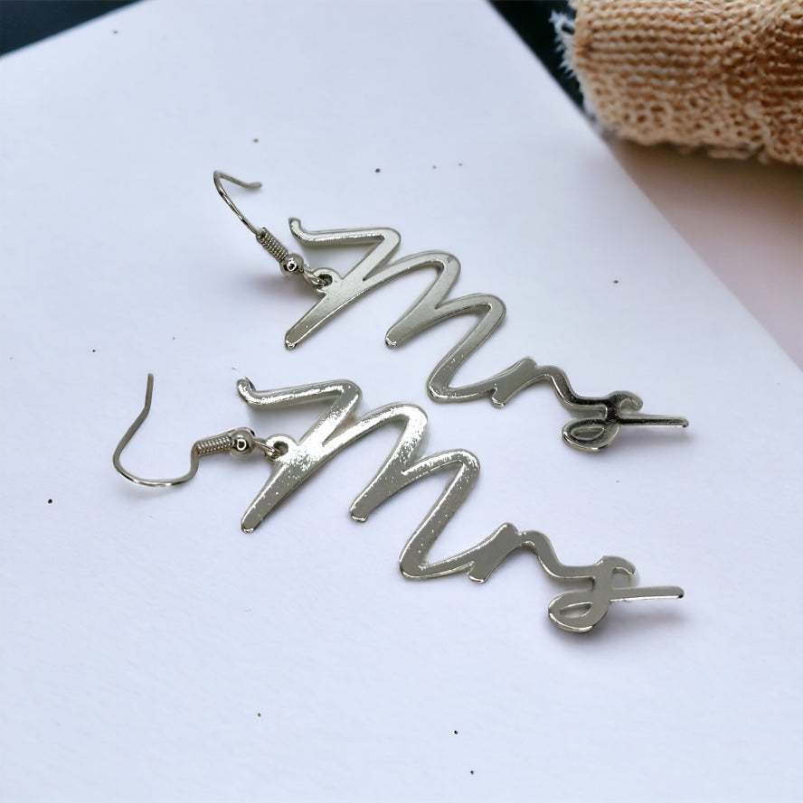 Say "I Do" to Style with Our Stunning MRS Bride Dangle Earrings! 🎉
