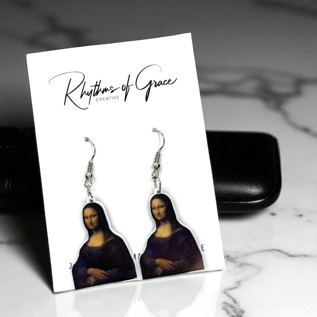 Mona Lisa Dangle Earrings: Wear a Masterpiece! 🎨