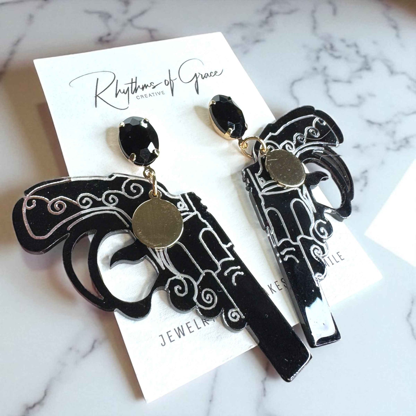 Western Vibes: Handgun Dangle Earrings – Personalized Pistol Style in Black or Peach 🤠