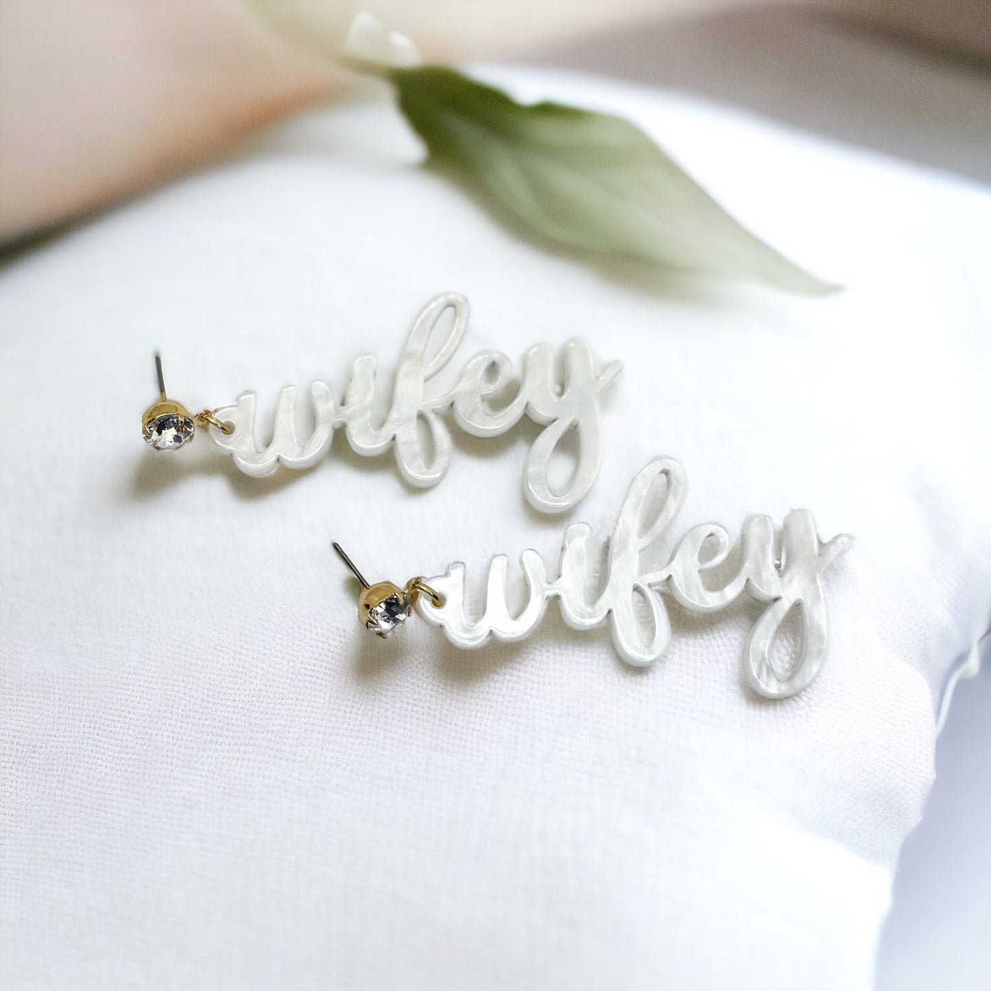 Wifey for Lifey – Marbled Bridal Earrings with Sparkle