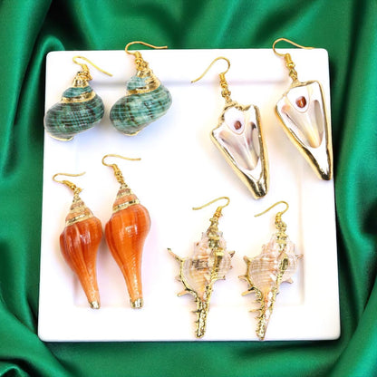 Dive into the Ocean Vibes with Our Seashell Dangle Earrings!