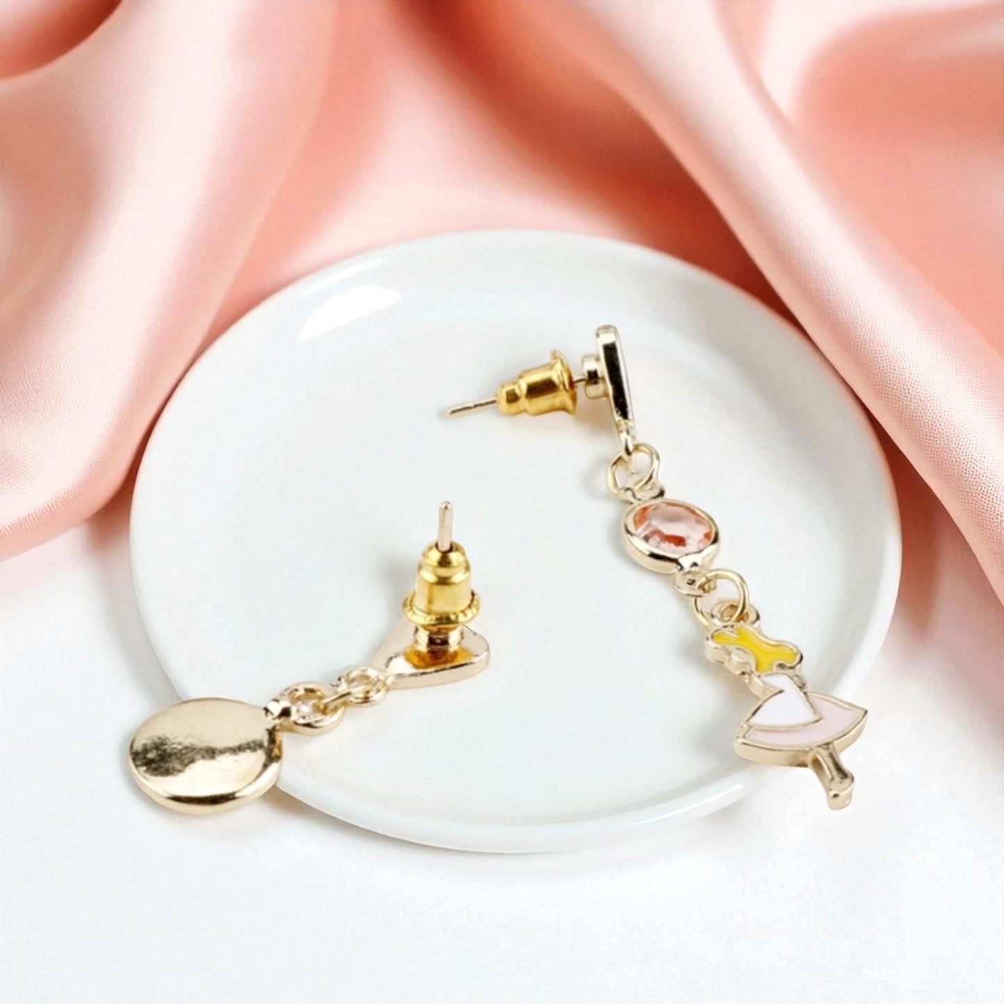 Whimsical Wonderland: Alice in Wonderland Mismatched Earrings ⏰
