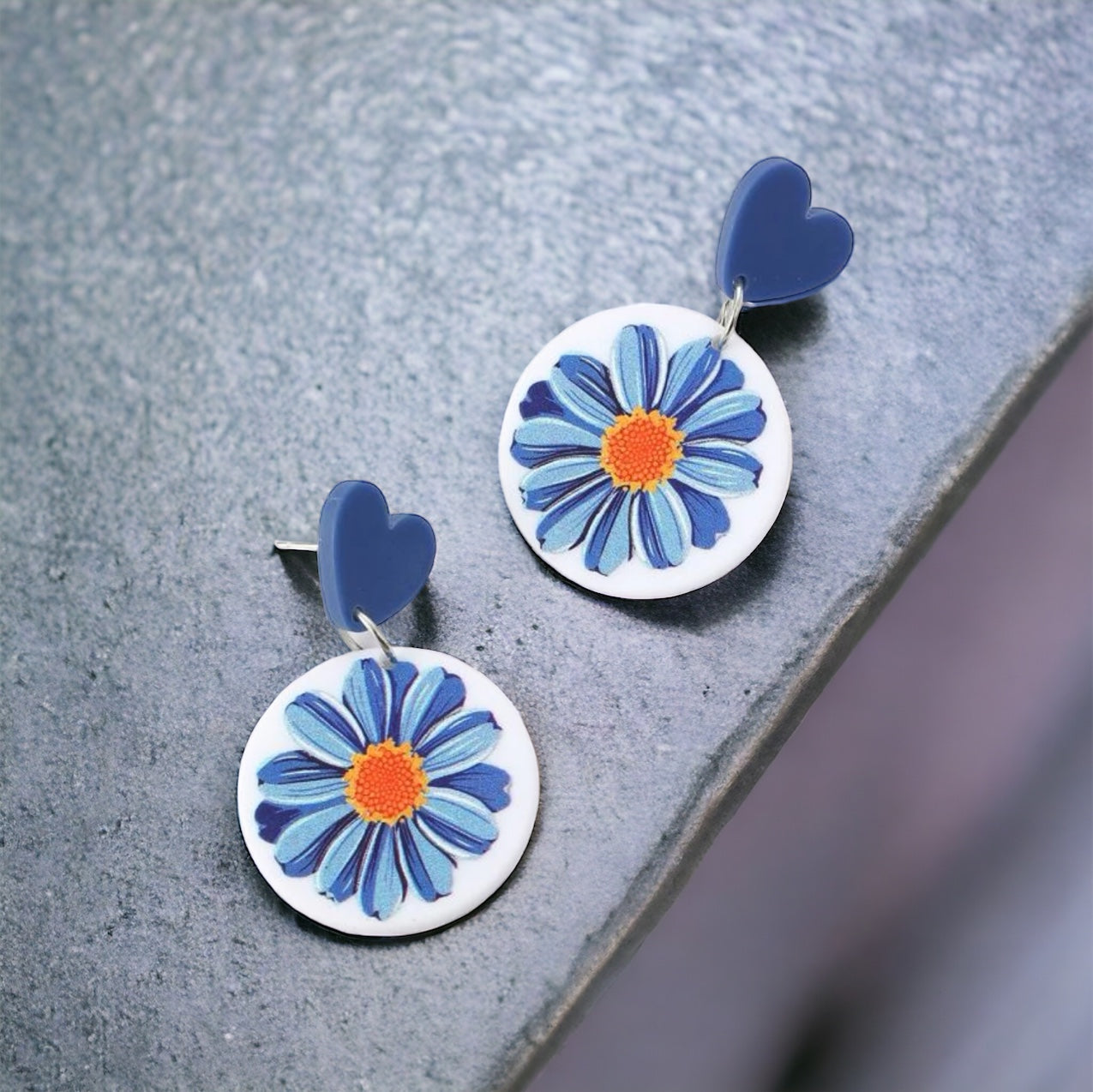 Blooming Beauty: Blue Flower Earrings to Enchant Your Look!