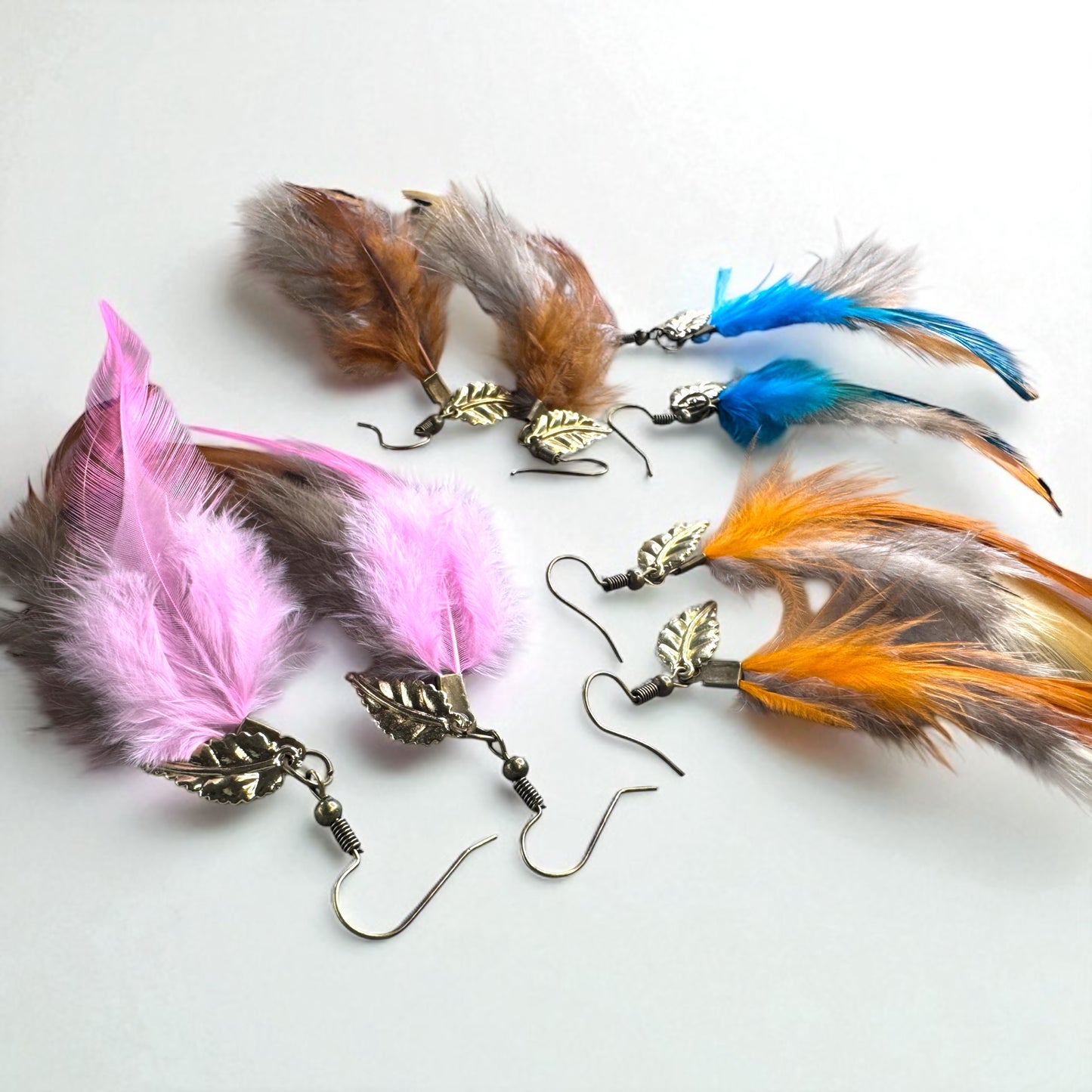 Feather Dangle Earrings – Boho Chic in Every Color! 🪶
