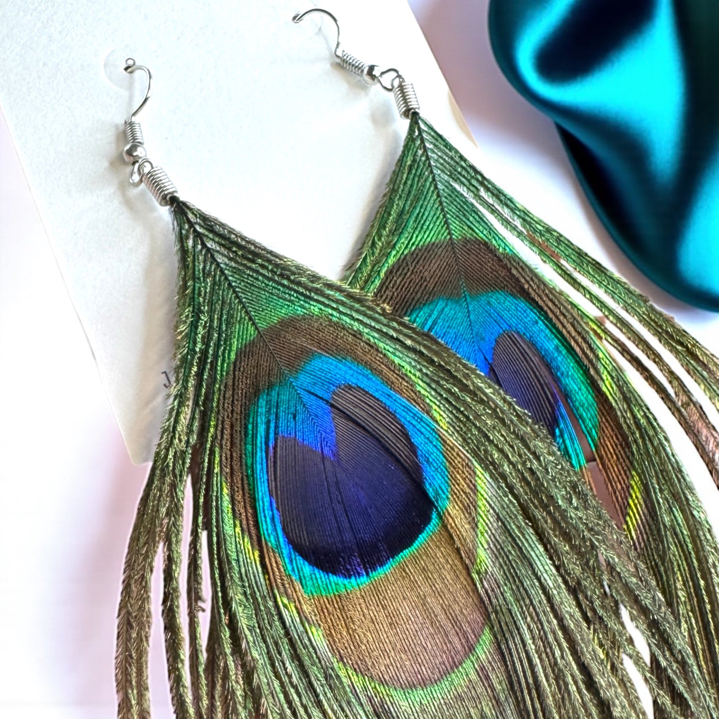 Boho Peacock Feather Dangle Earrings – Lightweight, Bold & Beautiful! 🦚