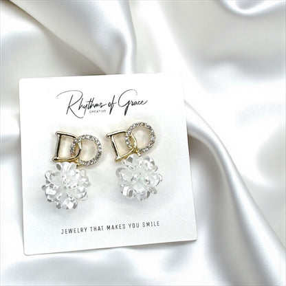 Dazzling 'I Do' Rhinestone Earrings: Shine Bright on Your Big Day!