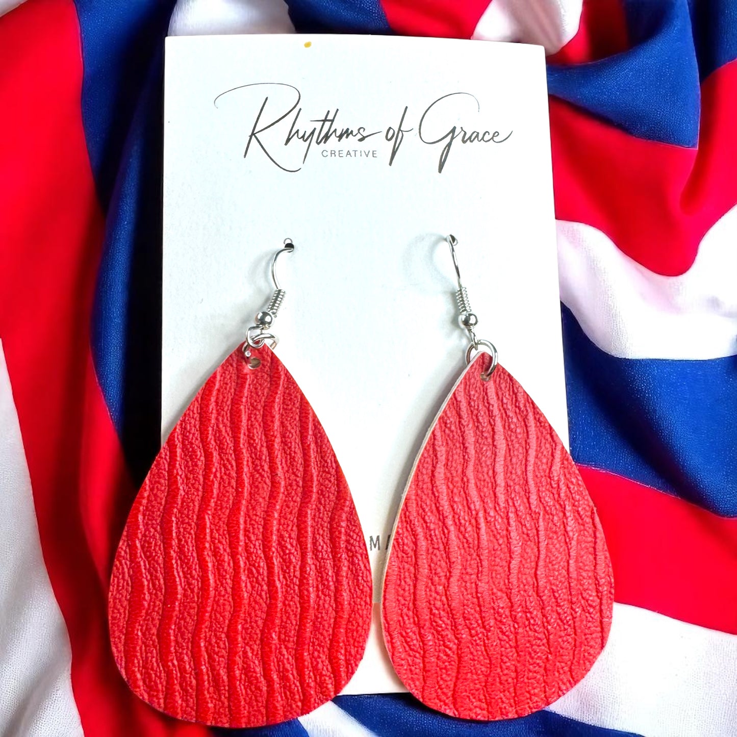 Teardrop Treasures: Red & Blue Faux Leather Dangle Earrings for Ultimate Style!