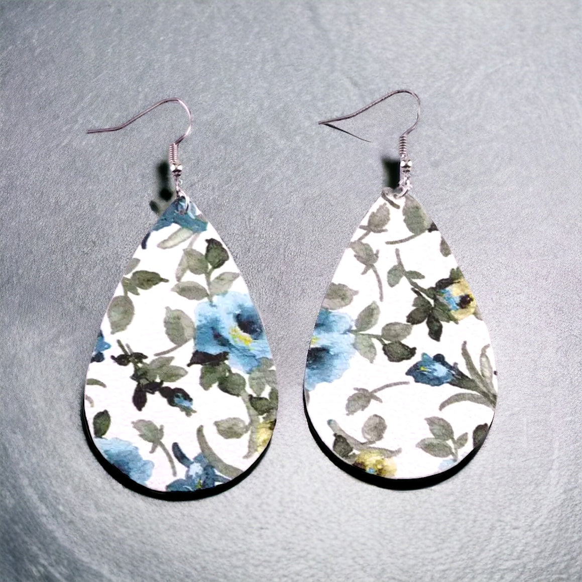 Bloom Into Style: Delicate Floral Teardrop Earrings!