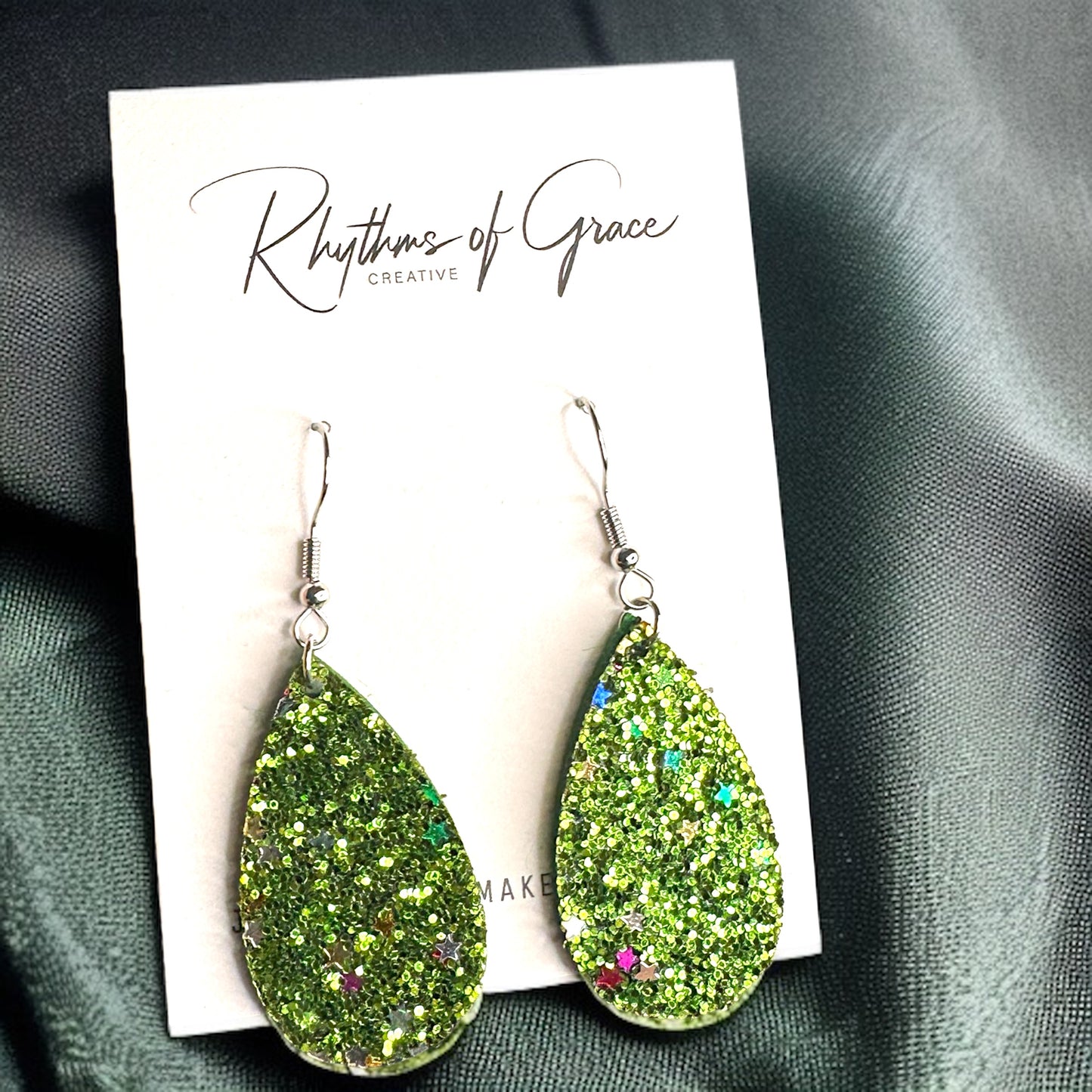 Sparkle & Shine: Green Glitter Teardrop Dangle Earrings ✨