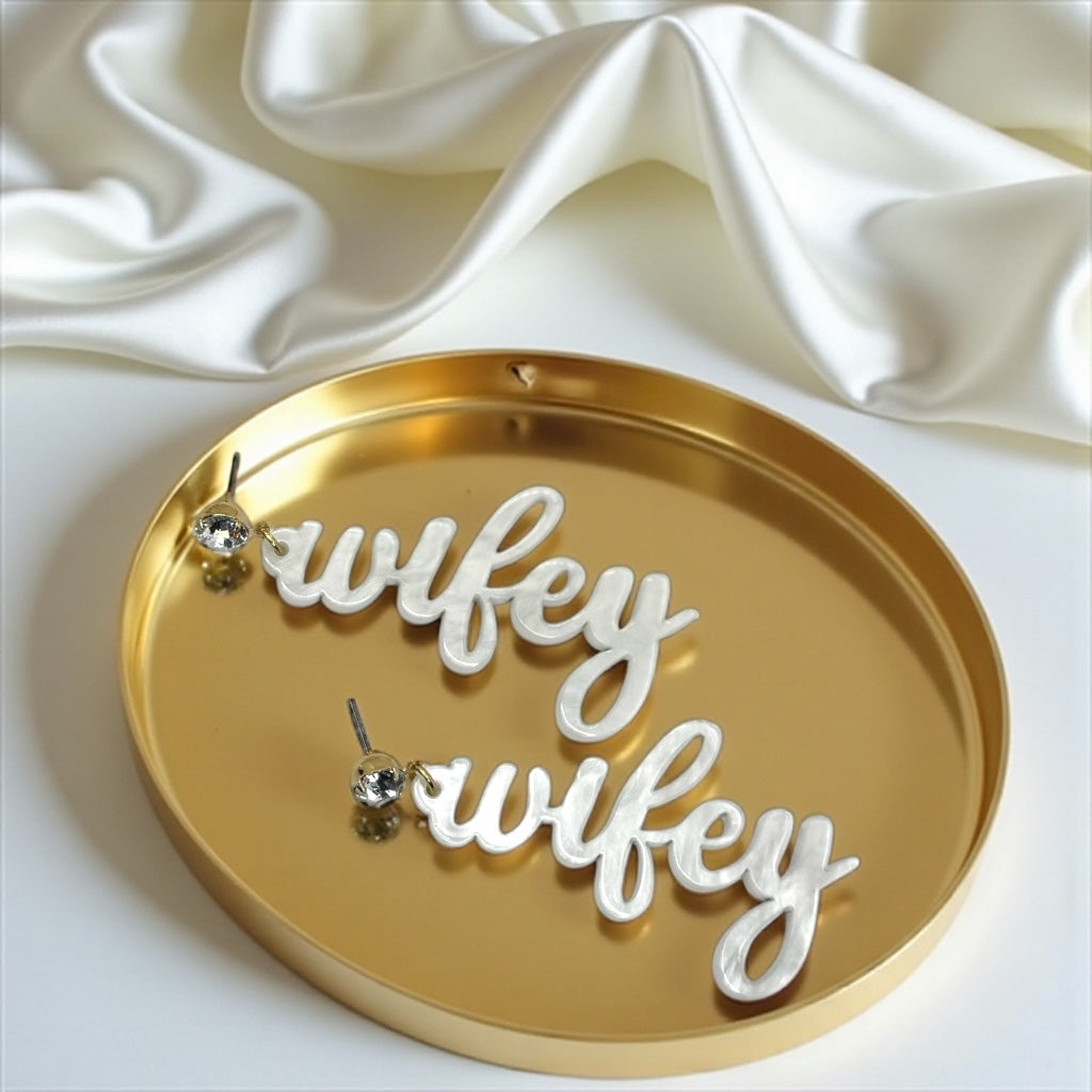 Wifey for Lifey – Marbled Bridal Earrings with Sparkle
