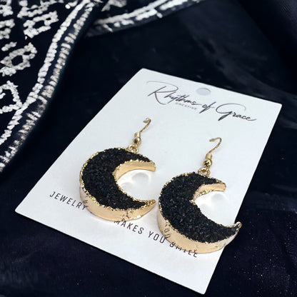 Shimmering Nights: Black Stone Earrings with Golden Glam!