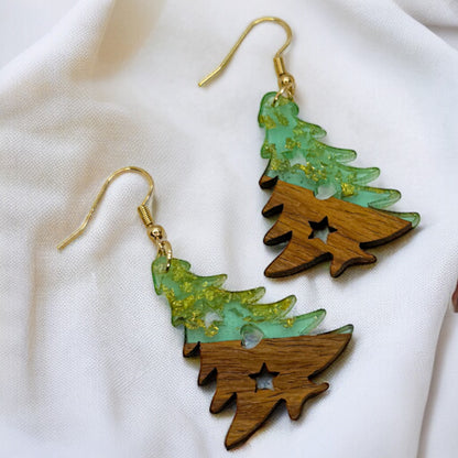 Trim Your Ears with Cheer – Christmas Tree Earrings in Gold or Green! ✨
