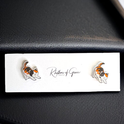 Purr-fectly Charming Calico Cat Stud Earrings 🐾