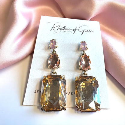 Blush & Sparkle: Stunning Pale Pink Rhinestone Drop Earrings!