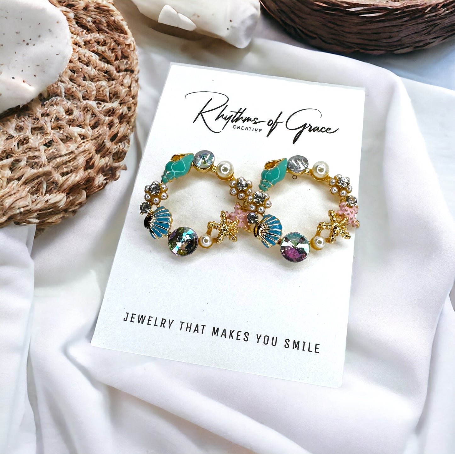 Seashell Sparkle: Rhinestone Earrings for Beachy Vibes!