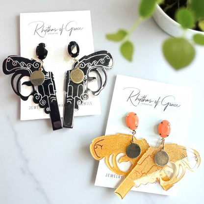 Western Vibes: Handgun Dangle Earrings – Personalized Pistol Style in Black or Peach 🤠