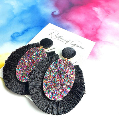 Glamorous Glitter Black Beauty Tassel Earrings – Sparkle and Swing! 🌟🖤