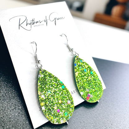 Sparkle & Shine: Green Glitter Teardrop Dangle Earrings ✨