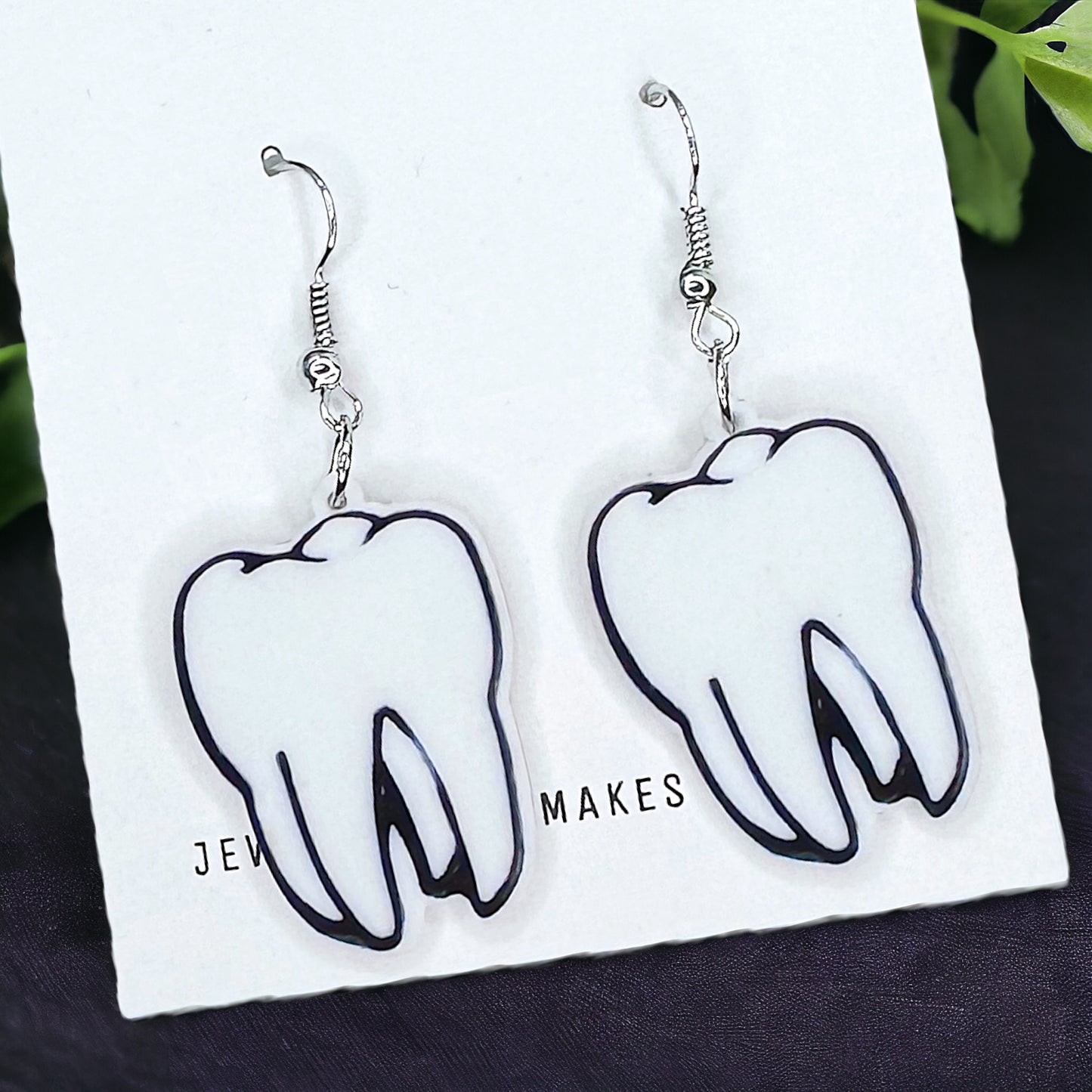 Tooth Dangle Earrings – A Charming Accessory for Dental Professionals!