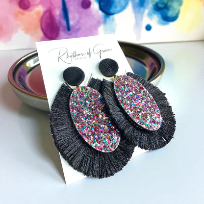 Glamorous Glitter Black Beauty Tassel Earrings – Sparkle and Swing! 🌟🖤