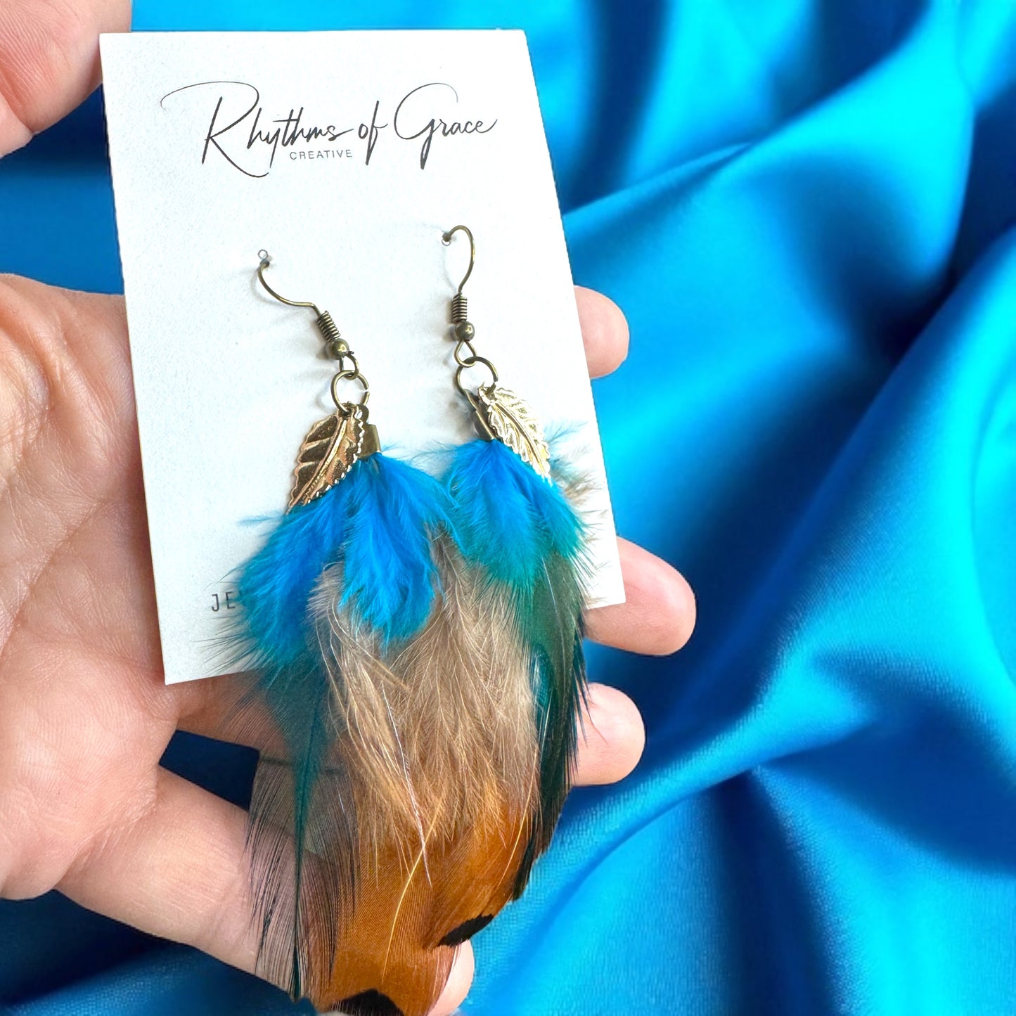 Feather Dangle Earrings – Boho Chic in Every Color! 🪶