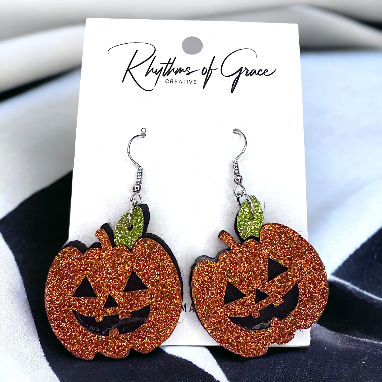 Sparkle & Spook: Glittery Jack-o'-Lantern Dangle Earrings!
