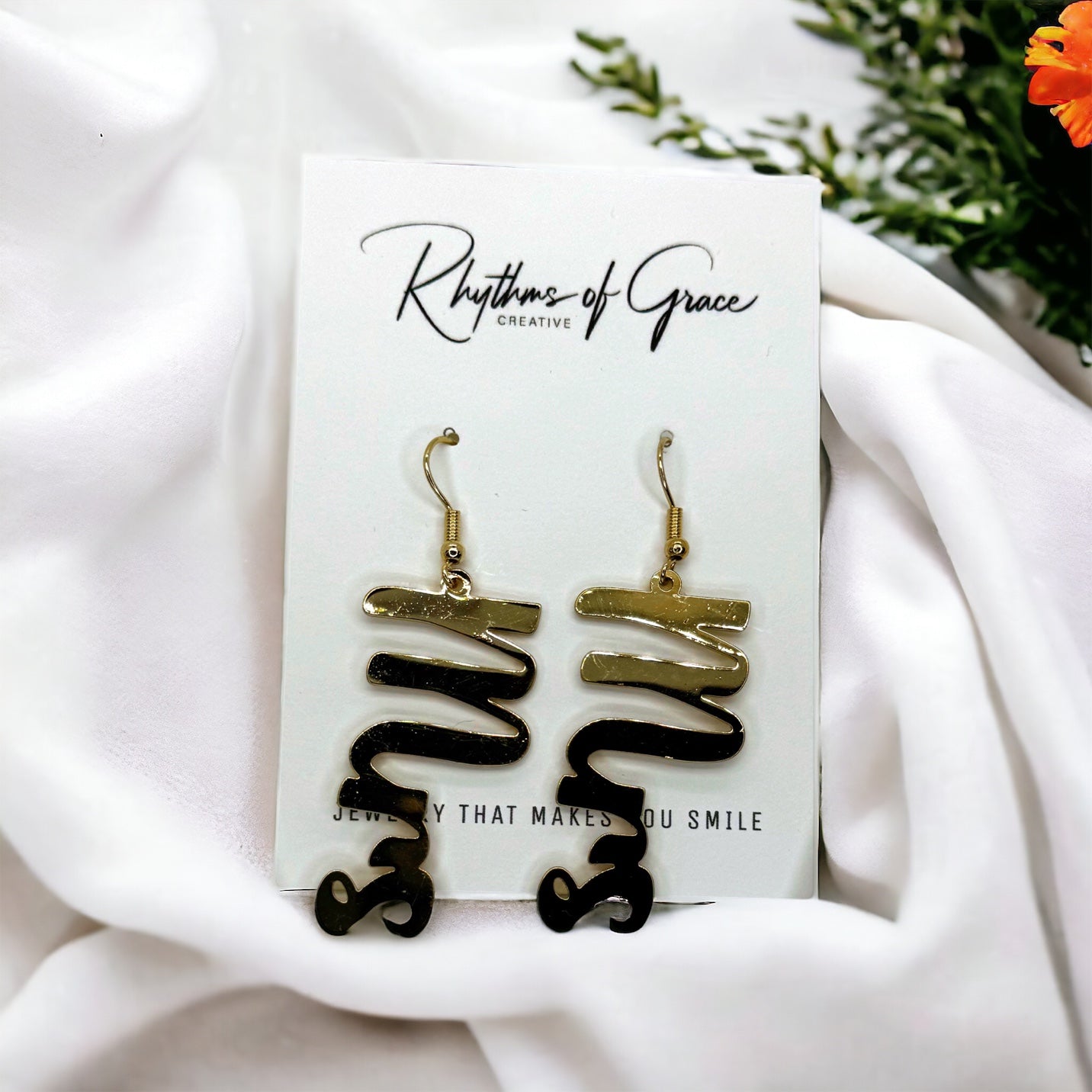 Say 'I Do' to Glamour: Chic MRS Earrings for Every Bride's Celebration!
