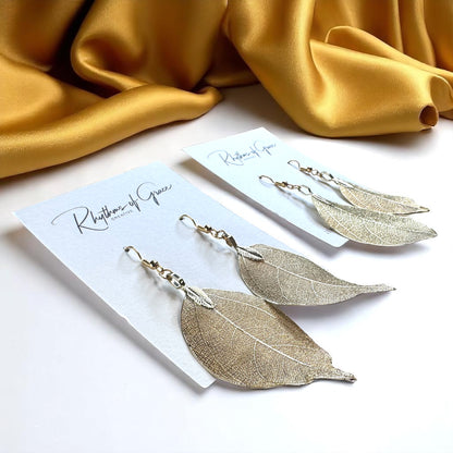 Delicate Gold Leaf Earrings – Nature's Elegance for Your Ears! ✨