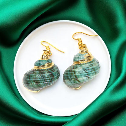 Dive into the Ocean Vibes with Our Seashell Dangle Earrings!